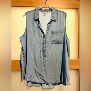 XL light blue collared sleeveless shirt